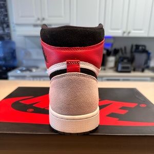 Air Jordan Retro 1 OG ‘Smoke Grey’